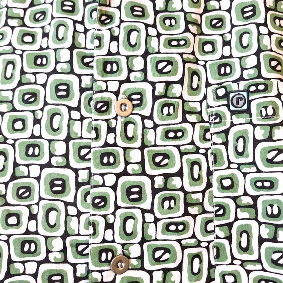 Reputation Short-sleeved Casual Button-down with Cool Block Print - Picture 3 of 4